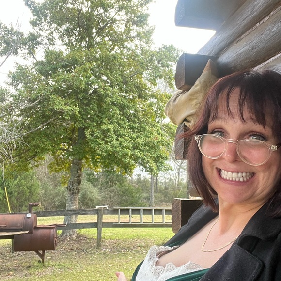 Meet your Posher, Tina - Picture 2 of 10